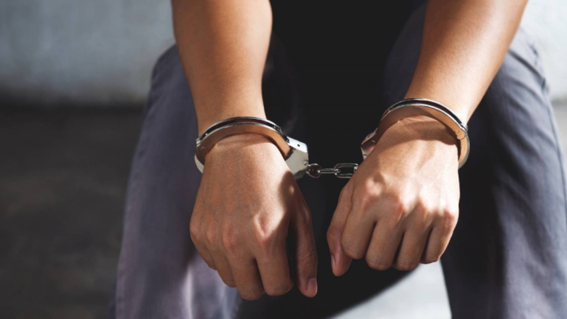 ضبط فتاة اجبرها والدها من أصحاب السوابق على التسول