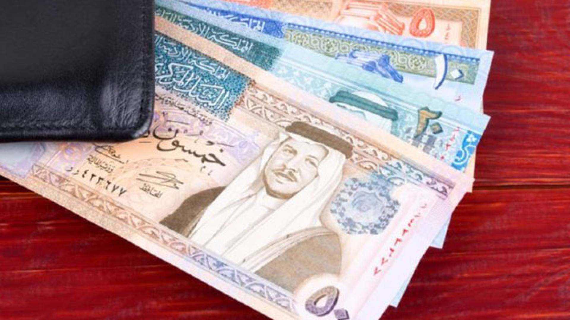 تخفيفا على الفقراء.. خبير اقتصادي يدعو الحكومة إلى تخفيض ضريبة المبيعات