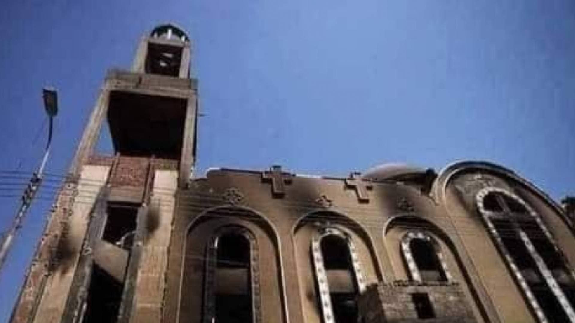وفيات وإصابات بحريق في كنيسة في مصر