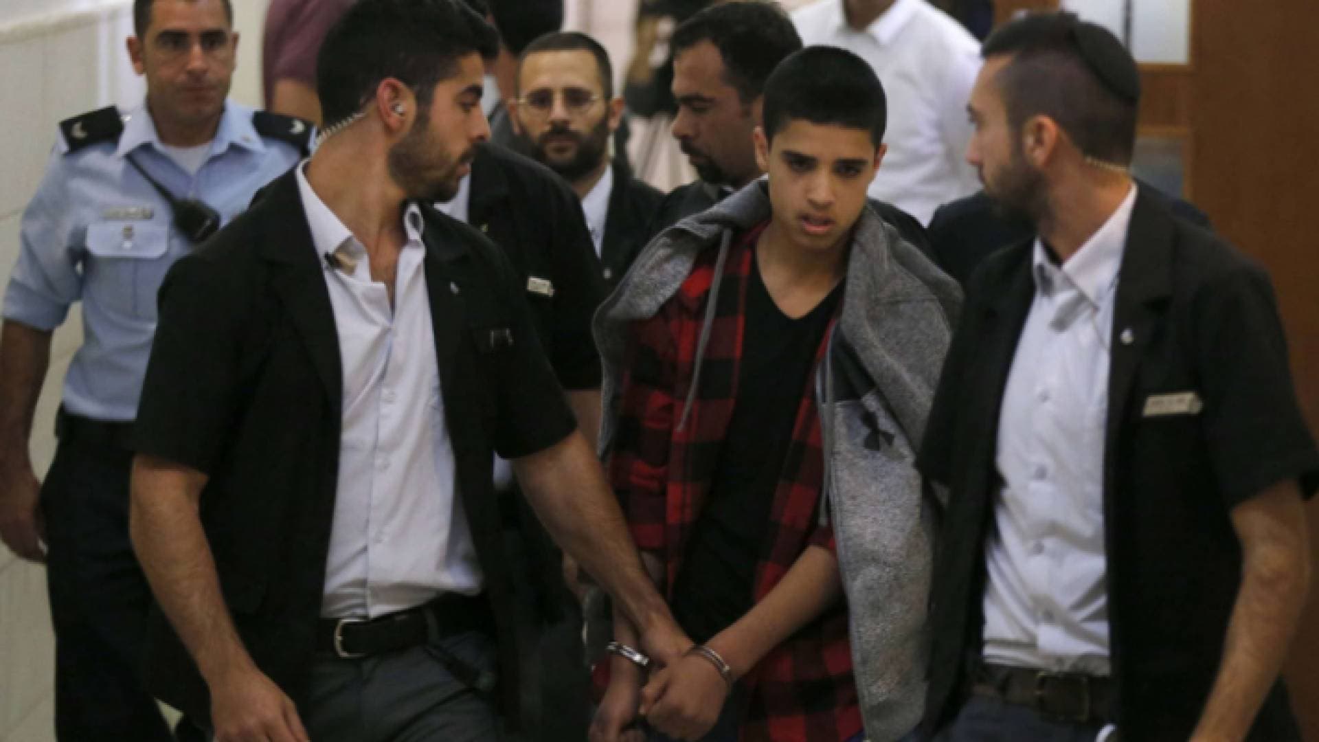 تمديد عزل الأسير الفلسطيني مناصرة