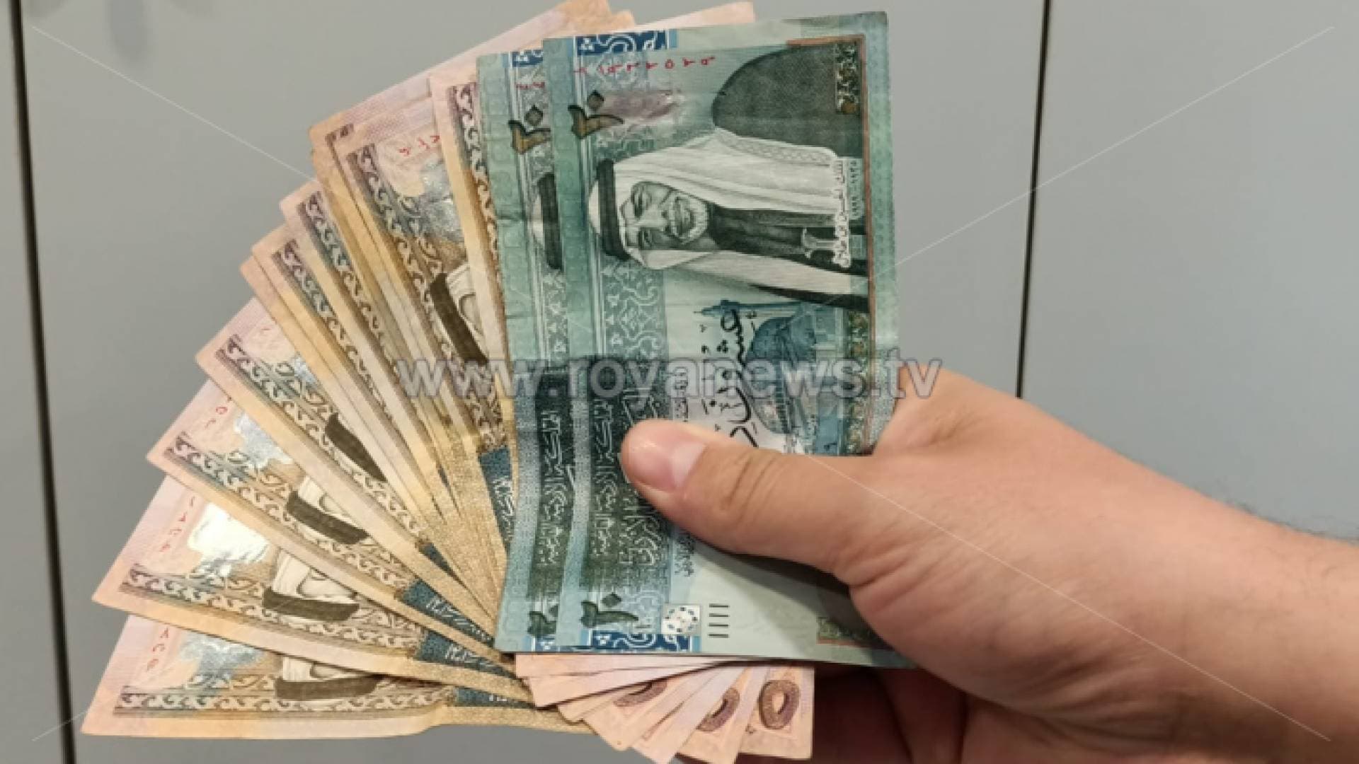 اقتصادي: الحكومة مطالبة بتوفير المزيد من الدعم لهذه الفئة - فيديو