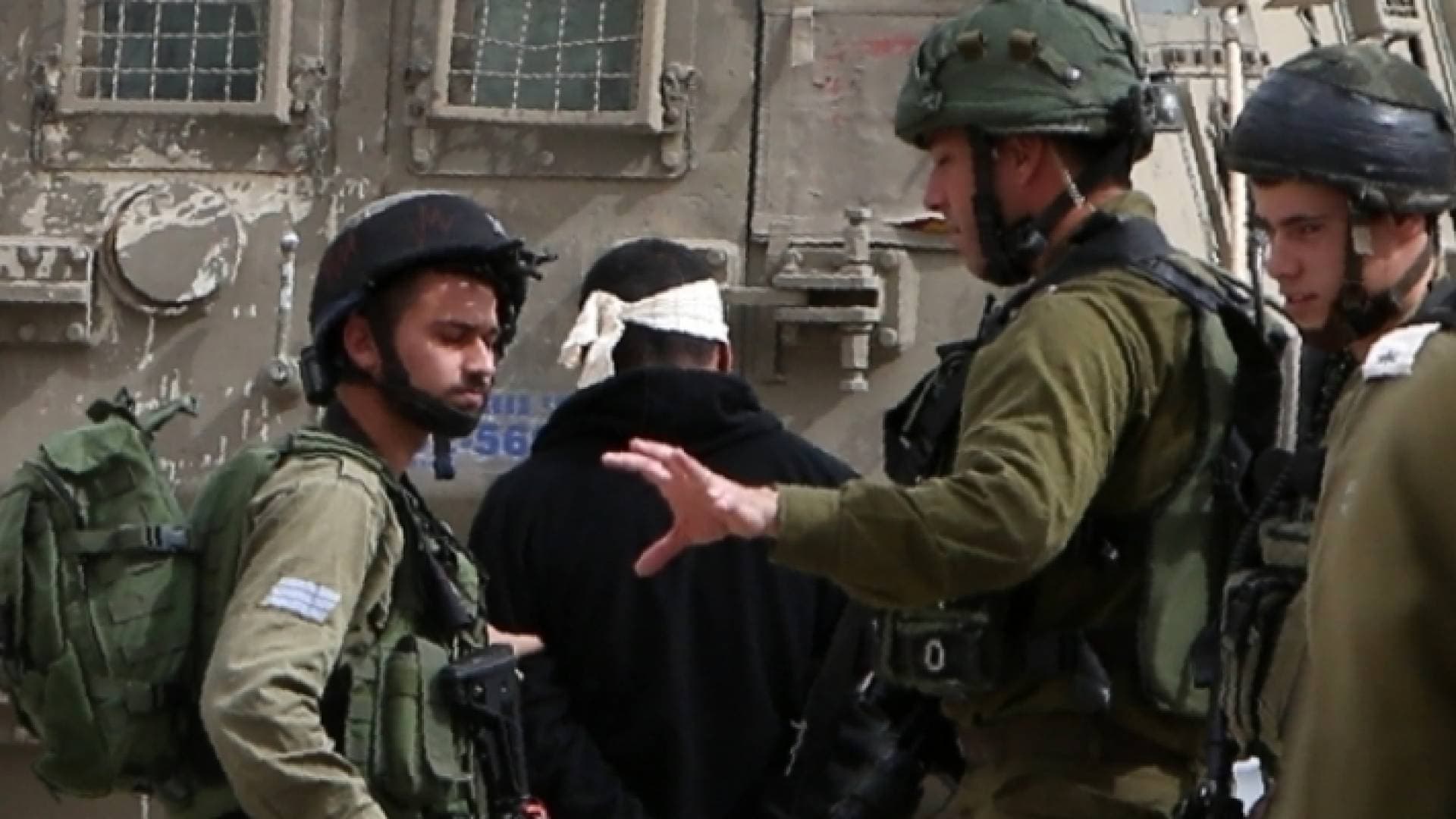 الاحتلال يعتقل فلسطينيين اثنين في رام الله