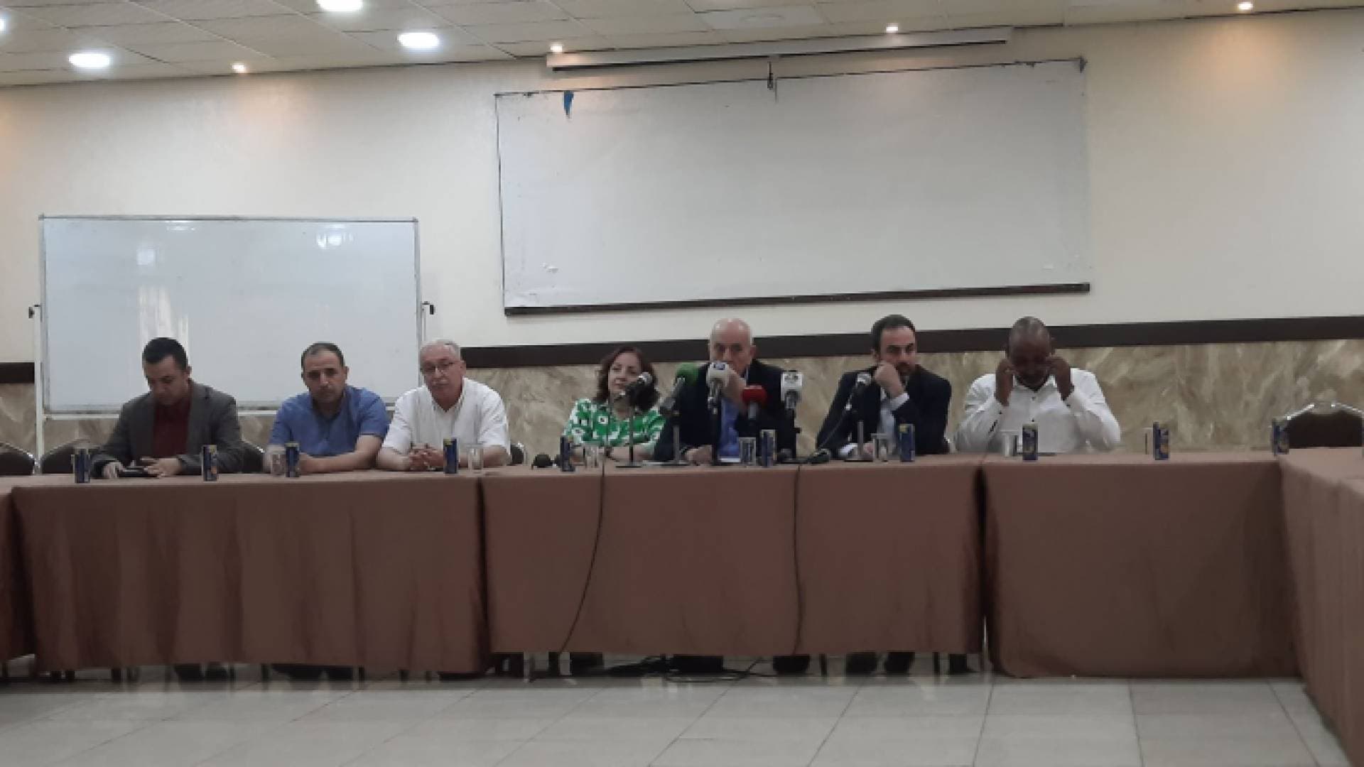 نقيب الأطباء يطالب الحكومة بسحب "مشروع قانون المجلس الطبي"