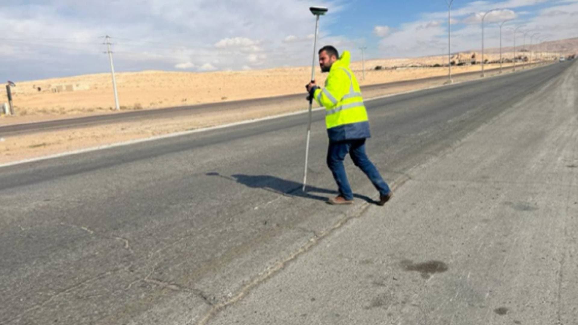 وزارة الأشغال: تحويلات مرورية بسبب إغلاق طريق العارضة
