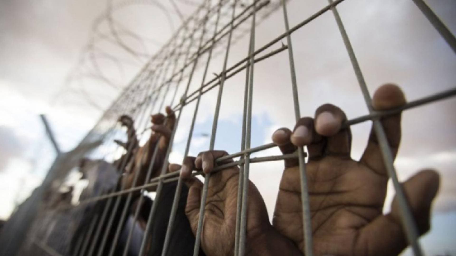 أسرى فلسطينيون يقررون وقف خطوة الإضراب المفتوح عن الطعام "مؤقتا"