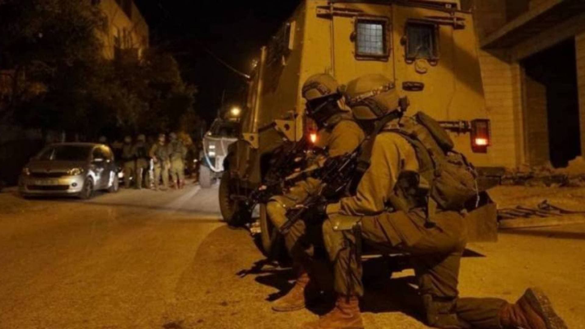 مراسل رؤيا: قوات الاحتلال تحاصر مقاوما وتصيب شابا في قباطية