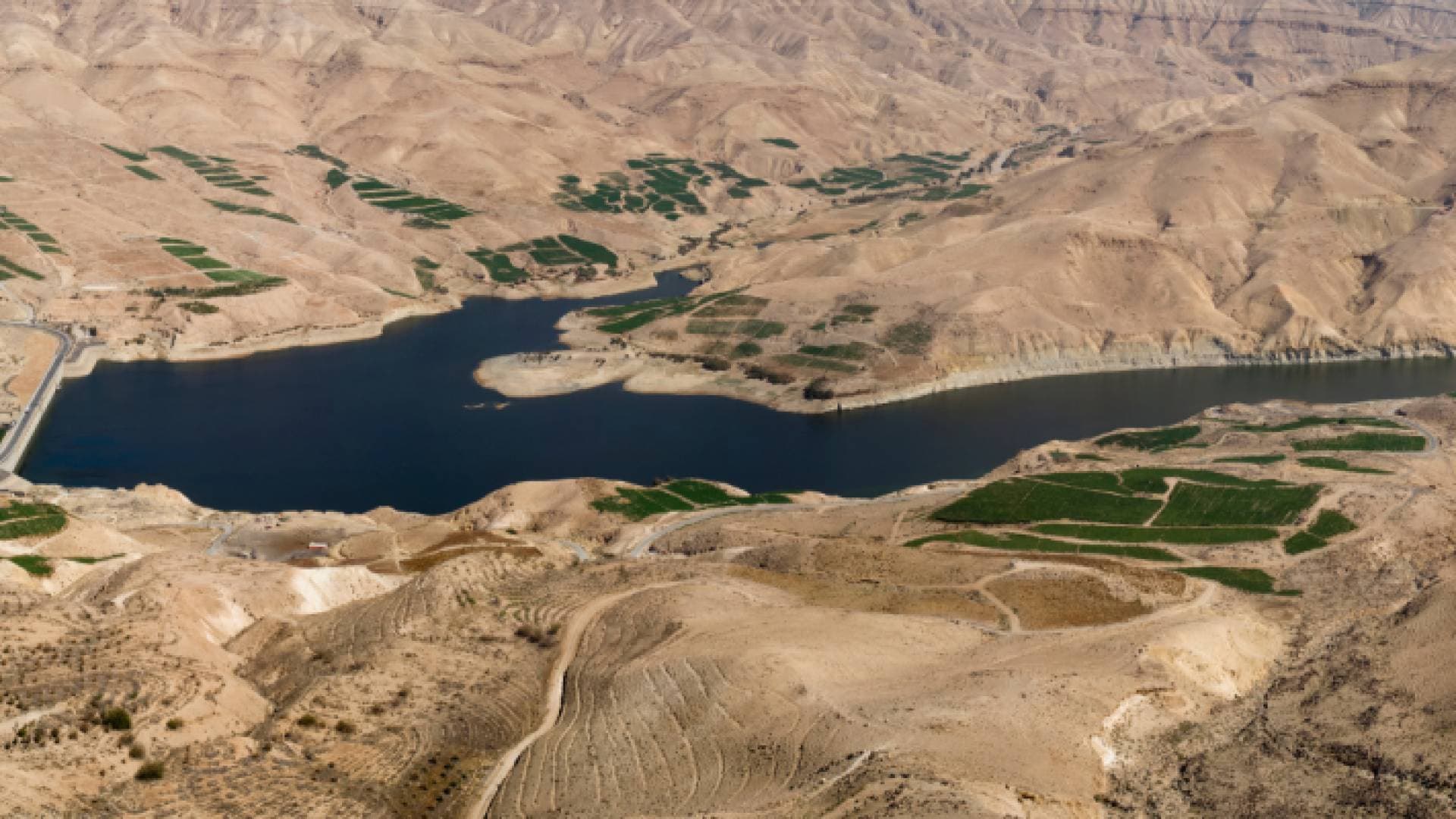 الحكومة: نعمل على إنشاء محطة لتخزين الكهرباء في باستخدام مياه سد الموجب