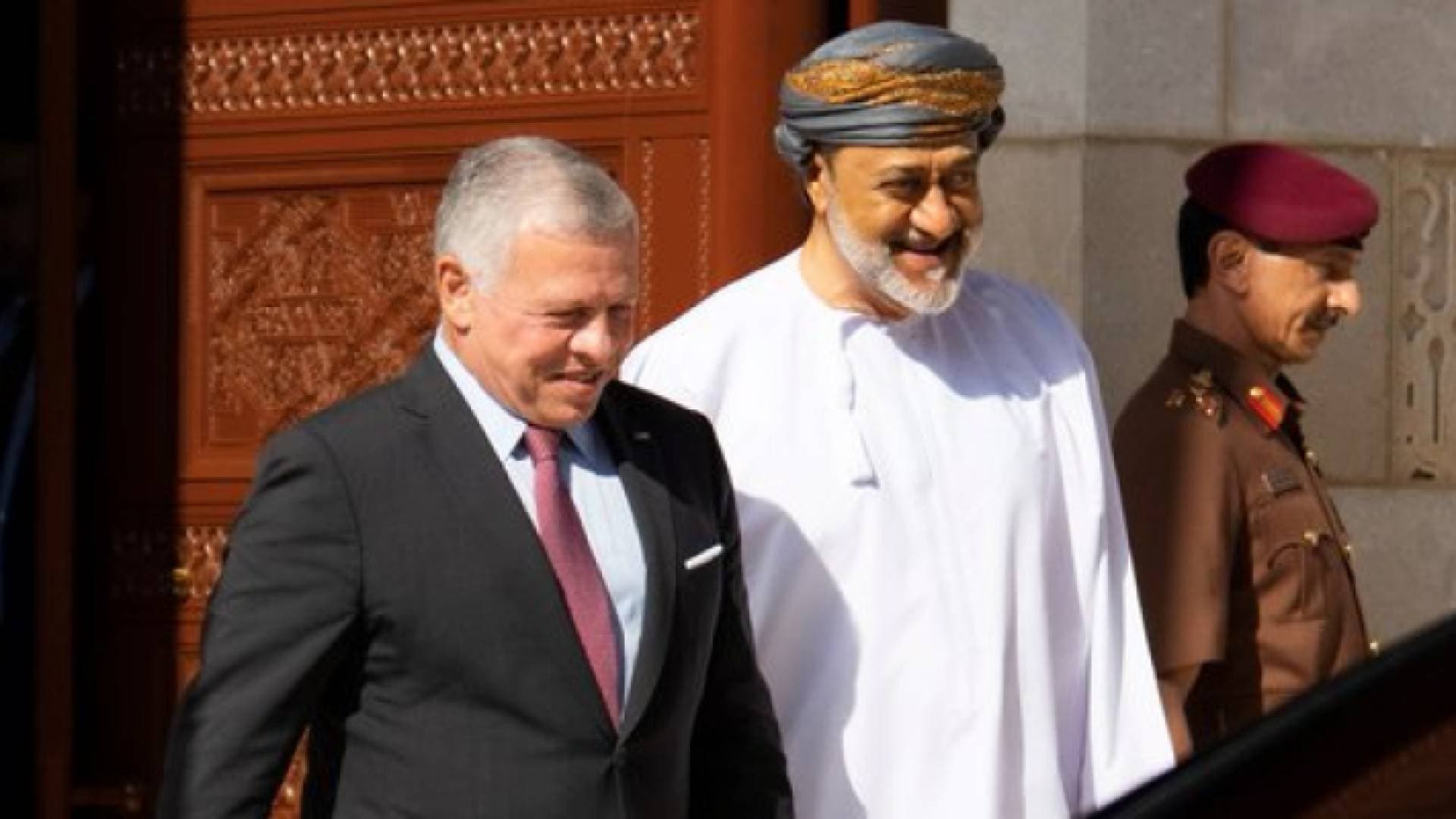 الملك: نتطلع للبناء على الزيارة المثمرة إلى عمان