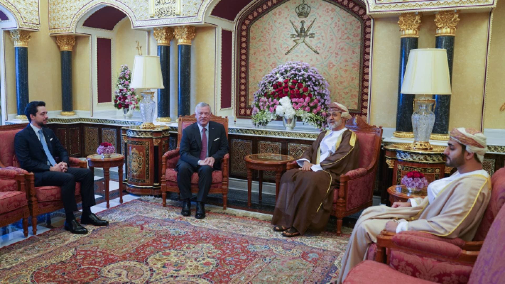 بيان أردني عماني مشترك في ختام زيارة الملك إلى عمان