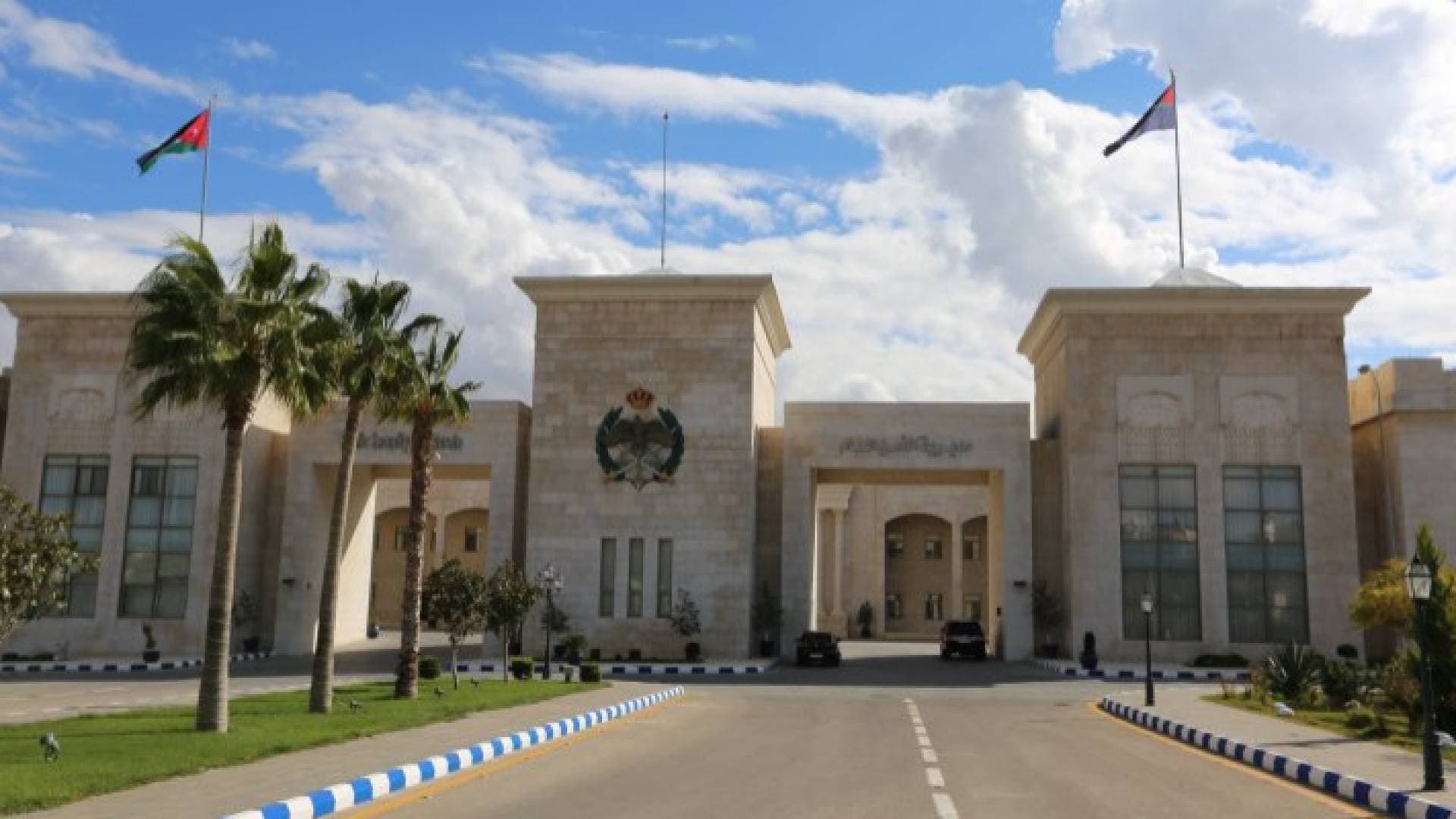 الأمن: القبض على المطلوب الرئيس في قضية تهريب مليون حبة مخدرة