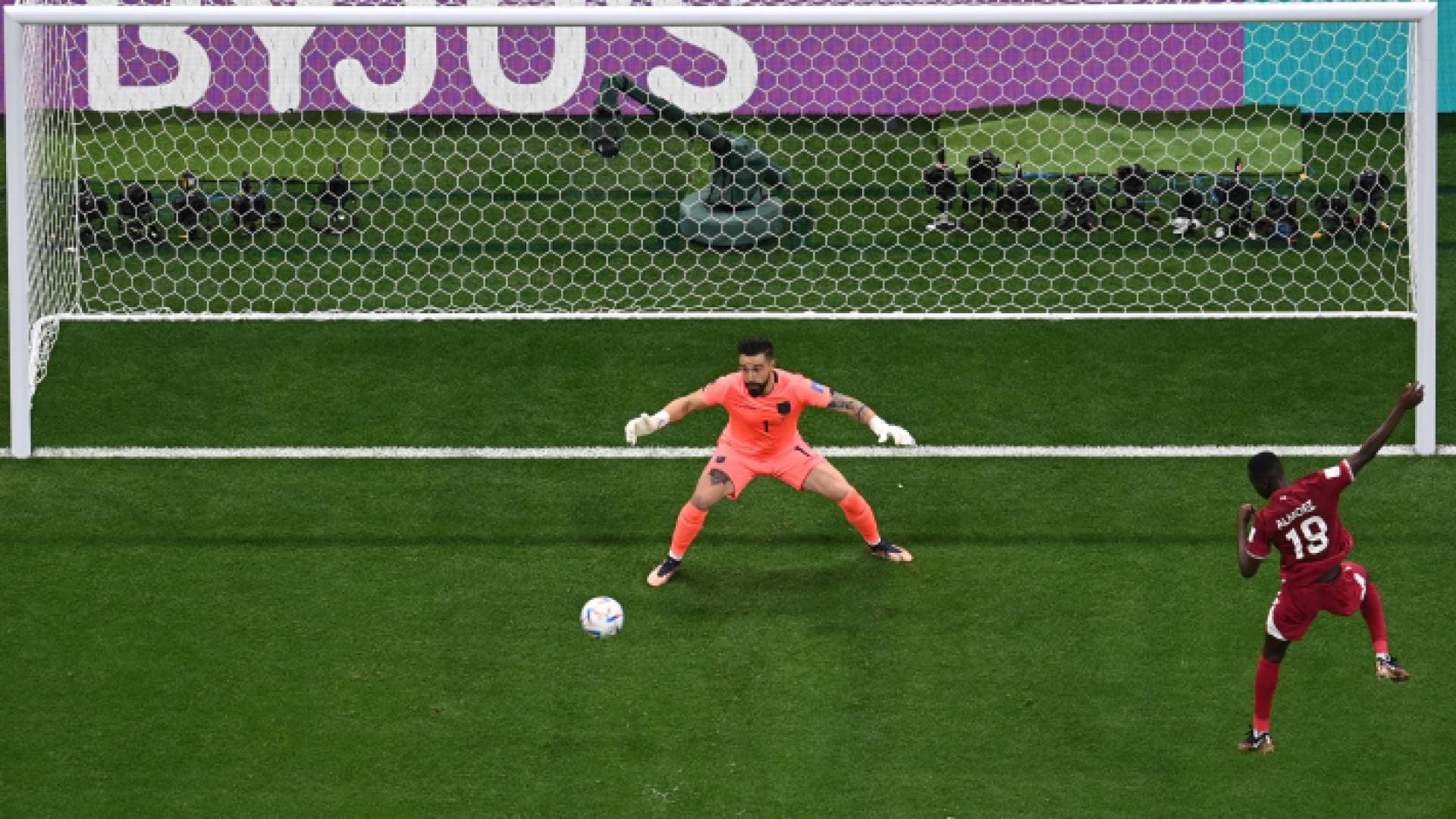 منتخب قطر أول مستضيف يخسر المباراة الافتتاحية للمونديال