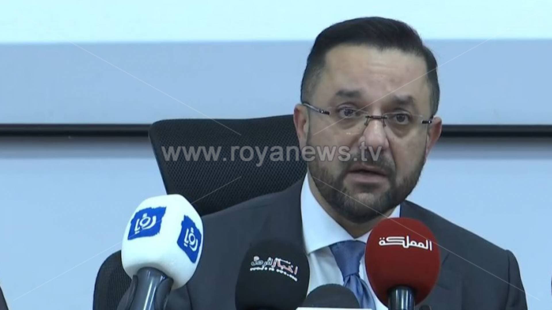 العسعس: ملتزمون في الزيادة السنوية للموظفين ولا ضرائب جديدة - فيديو