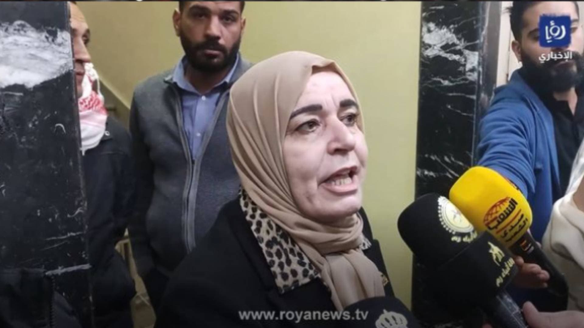 النائبة الحسنات: رئيس الوزراء تعدى حدود احترام المرأة - فيديو