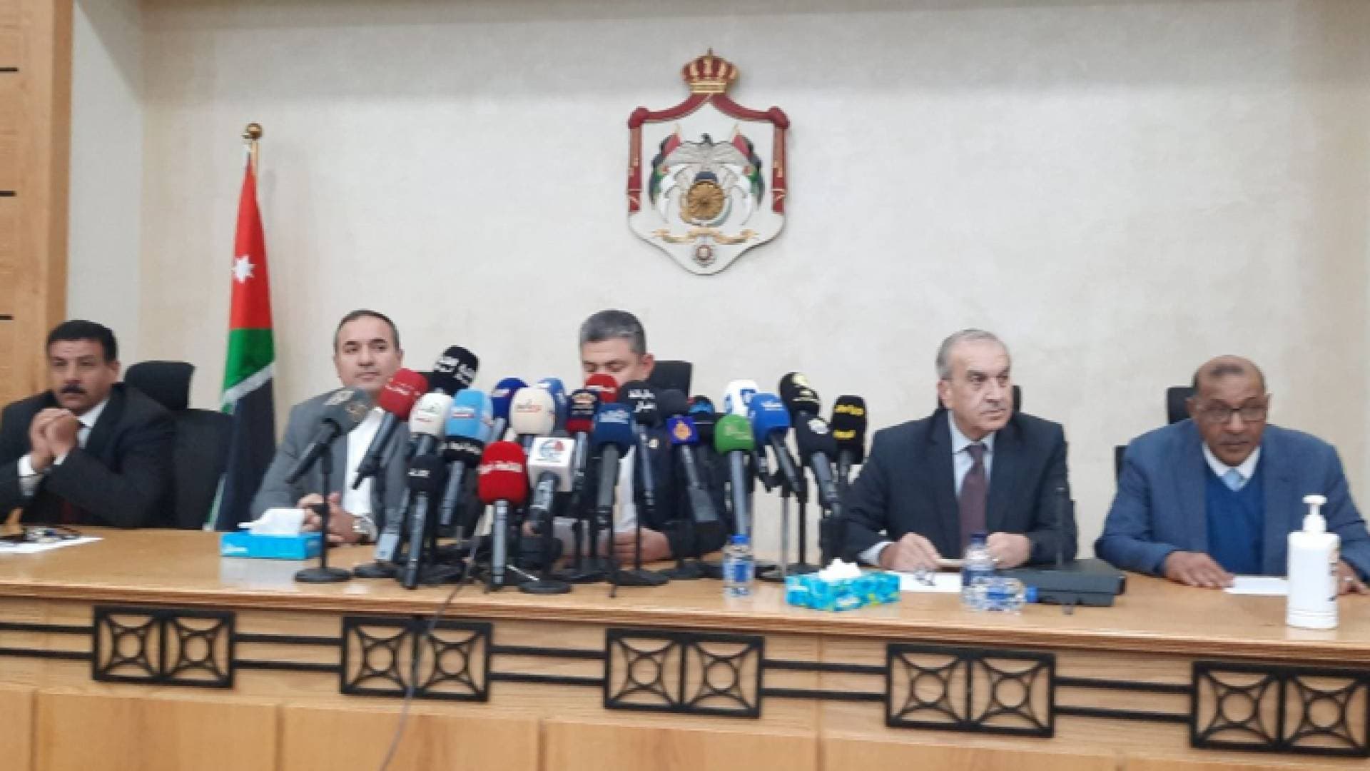 النواب: طلبنا من الحكومة تخفيض أسعار المشتقات النفطية