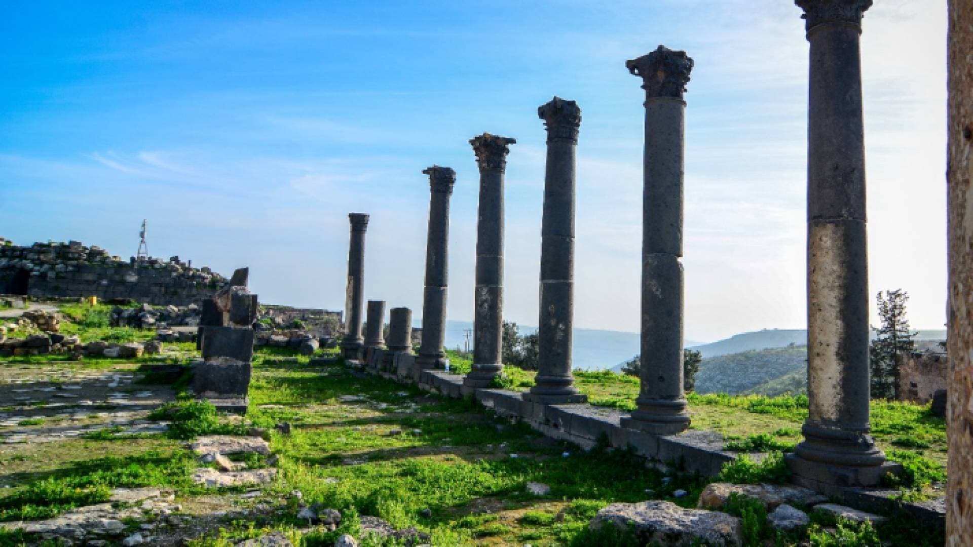 اختيار أم قيس ضمن أفضل القرى السياحية بالعالم