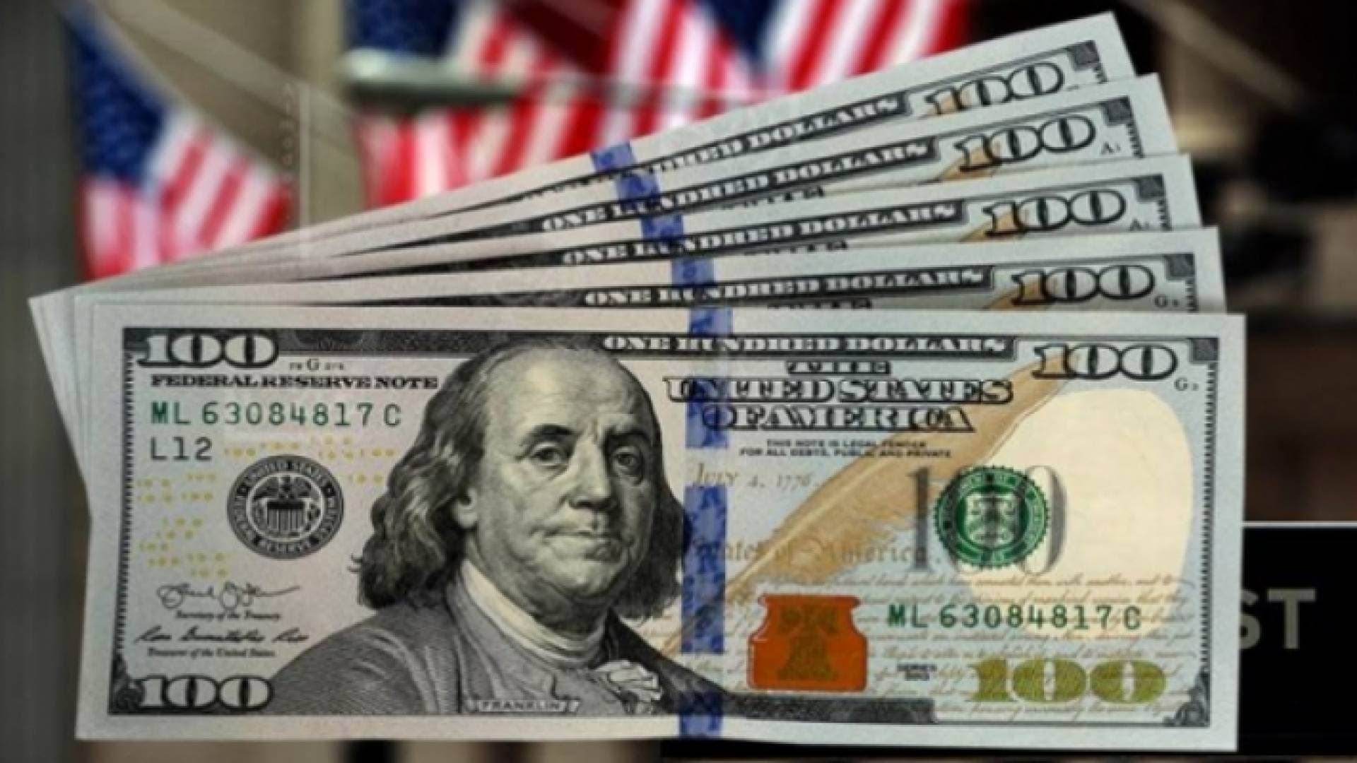الدولار يقفز إلى أعلى مستوى في أسبوع
