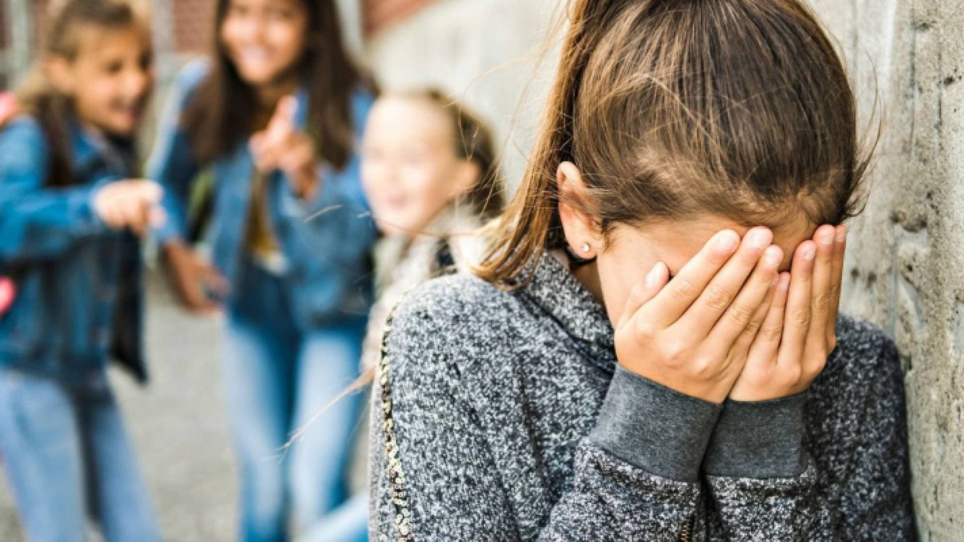 توقيف معلمة أردنية عنفت طالبة وتسببت بتبولها على نفسها أمام زميلاتها