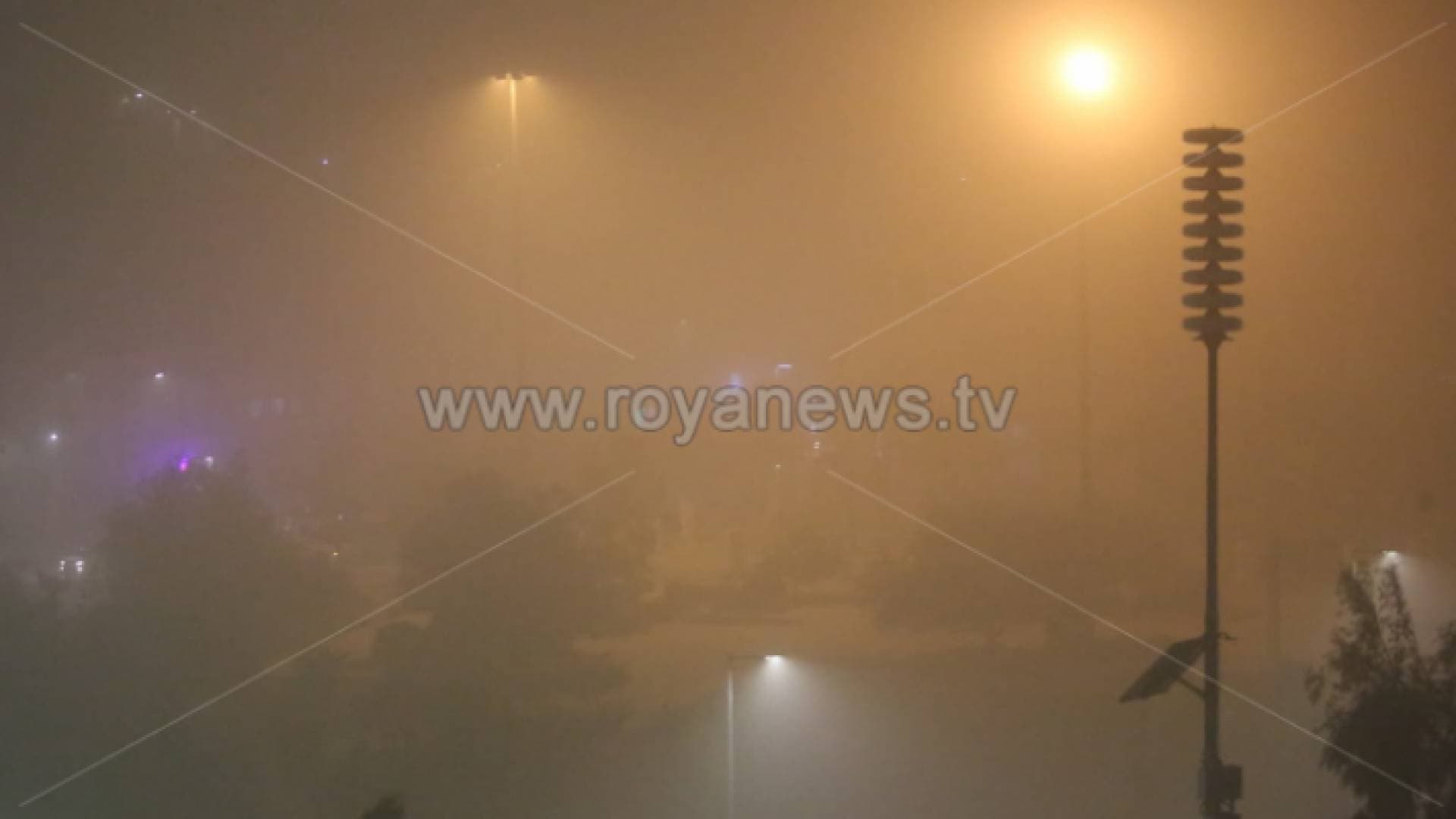 شاهد بالفيديو.. عاصفة ترابية مخيفة وأمطار غزيرة وسيول في البادية الأردنية
