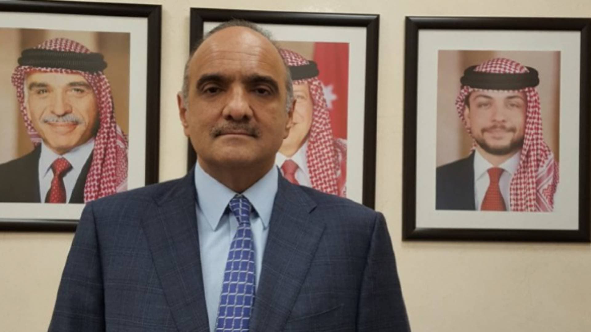 الخصاونة إلى قطر في زيارة رسمية