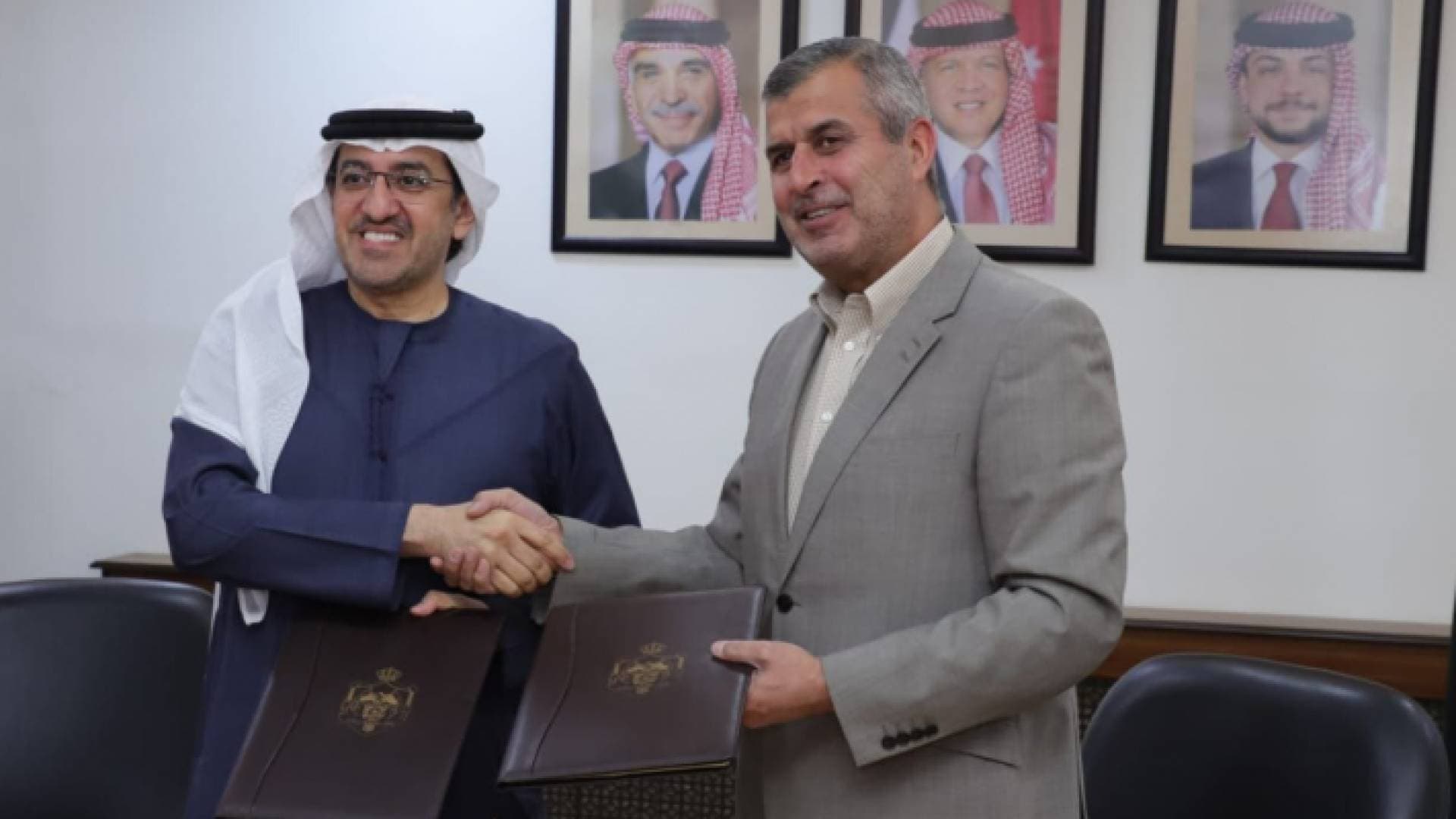 الأردن والإمارات توقعان مذكرة تفاهم لإستغلال الفوسفات في الريشة