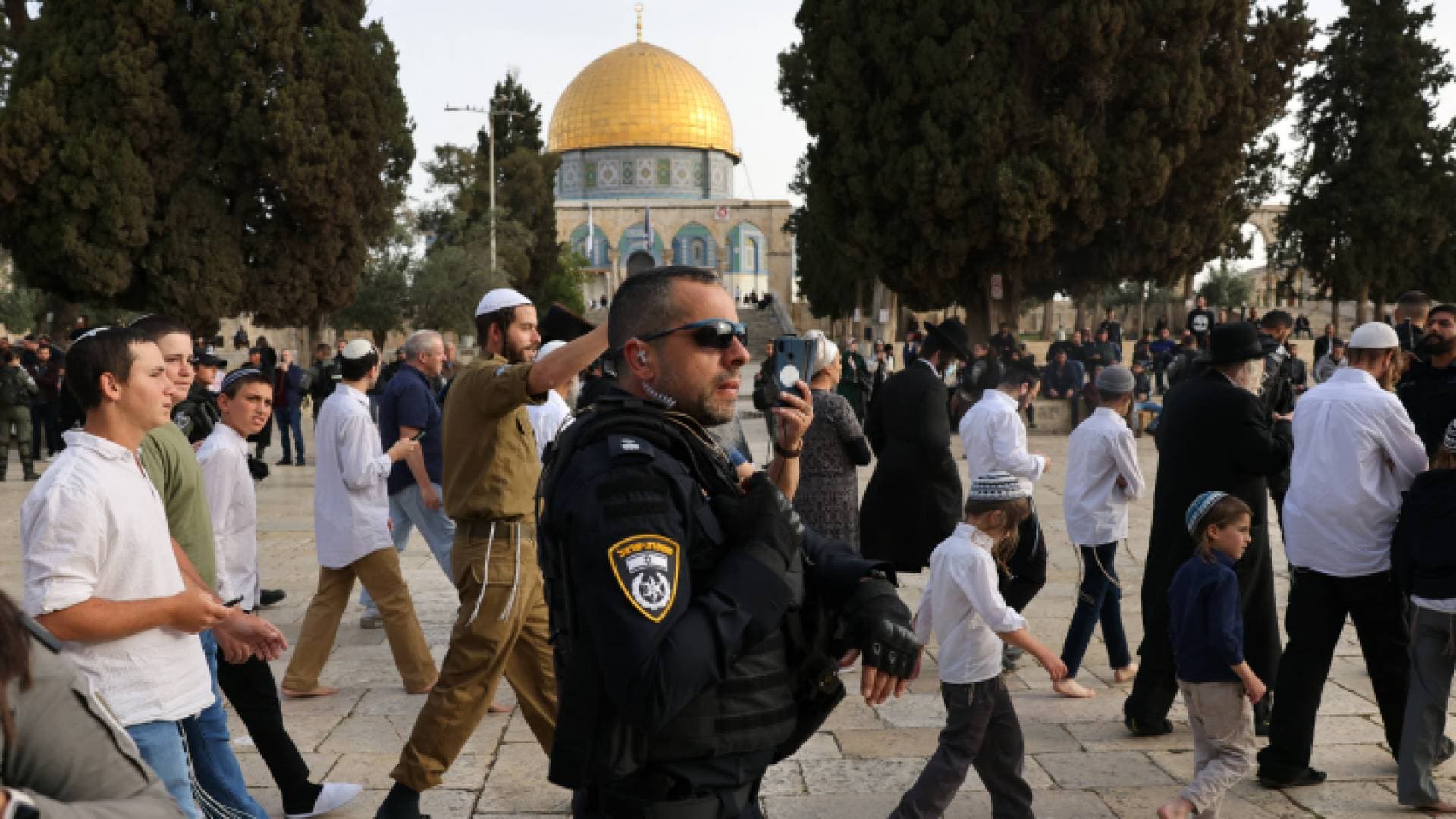 نتنياهو يوقف اقتحامات المستوطنين للأقصى حتى نهاية رمضان