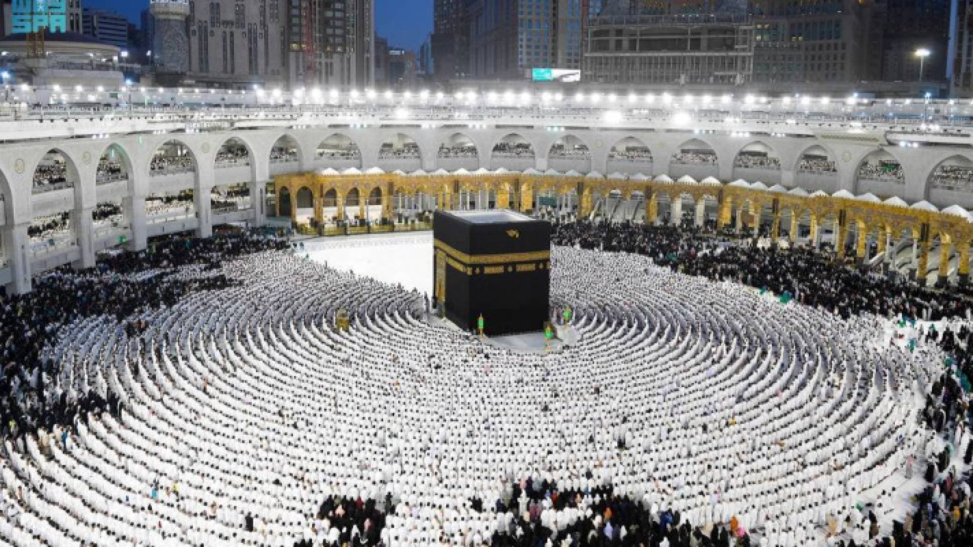 أكثر من مليون و١٤٩ ألف مصل يؤدون صلاتي العشاء والتراويح في الحرم المكي