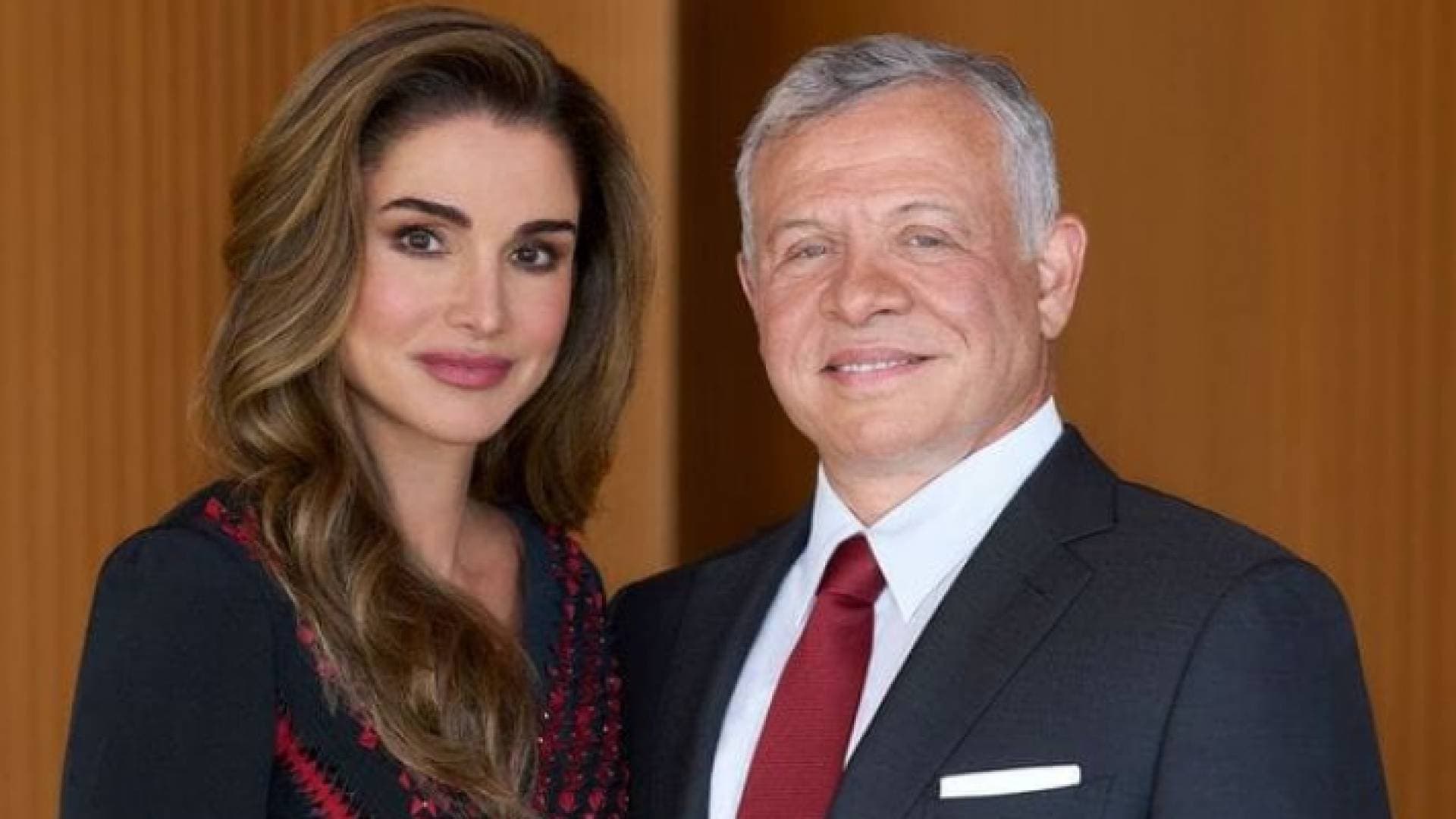 الملك والملكة يغادران إلى لندن لحضور مراسم تتويج تشارلز الثالث