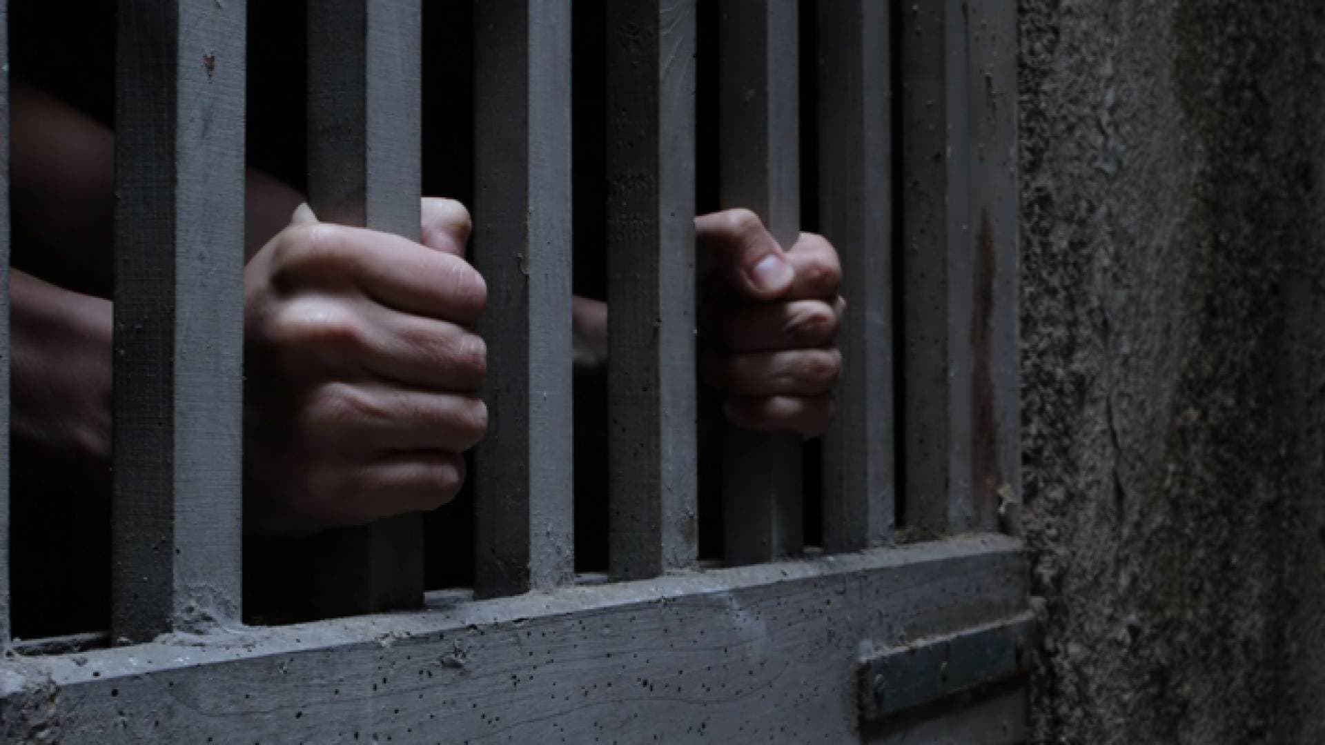 تفاصيل مؤلمة.. السجن لعشريني ٣٠ عاما بعد أن فض غشاء بكارة قاصر بالأردن