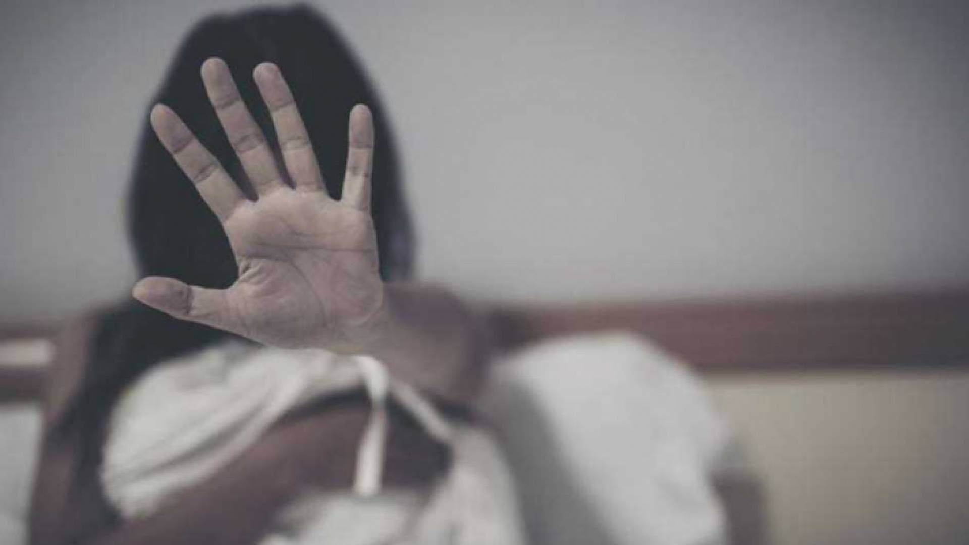 الحكم على طبيب "أدين" بهتك عرض عشرينية داخل عيادته في الأردن