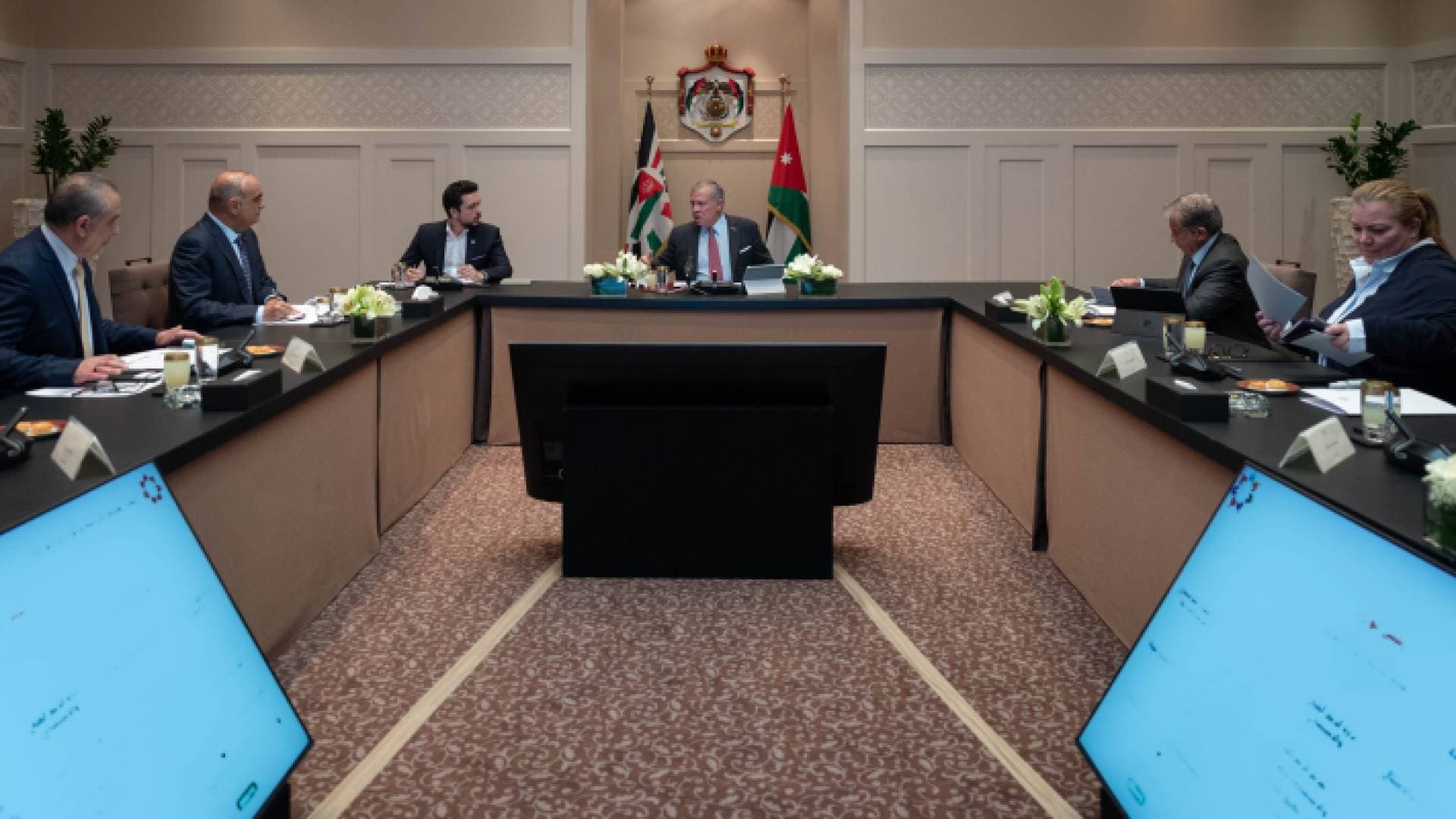الملك يؤكد التنسيق لتنفيذ خطة تحديث القطاع العام