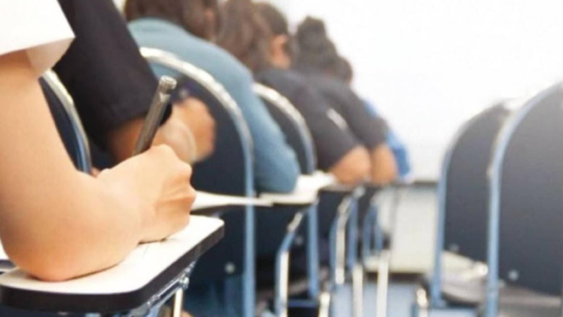 أكثر من ١٤٩ ألف طالب يؤدون امتحانات التوجيهي الأحد