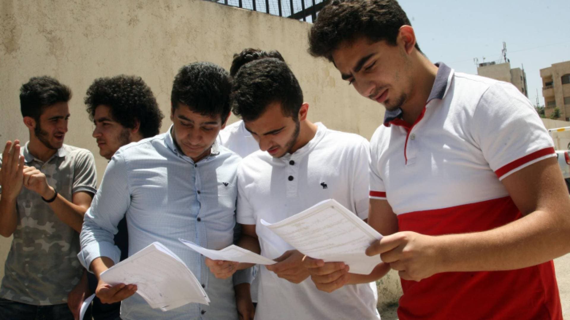 ما حقيقة الورقة المسربة لامتحان العلوم الحياتية لطلبة التوجيهي؟