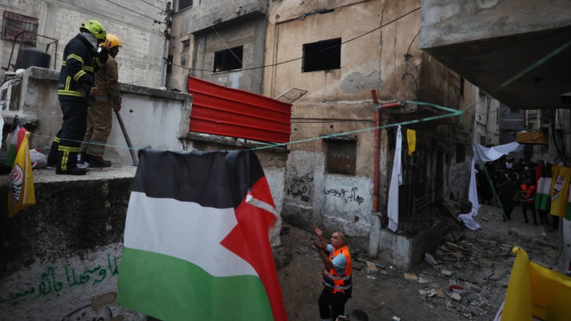 استشهاد فلسطيني متأثرا بإصابته في مخيم بلاطة - فيديو