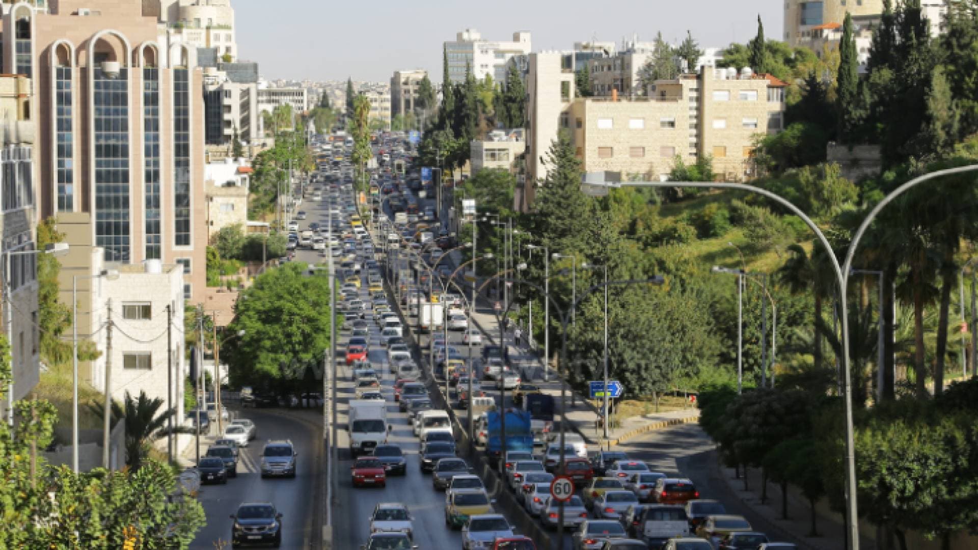 وضع ممرات وجسور مشاة وتركيب كاميرات مع قرب تفعيل قانون السير