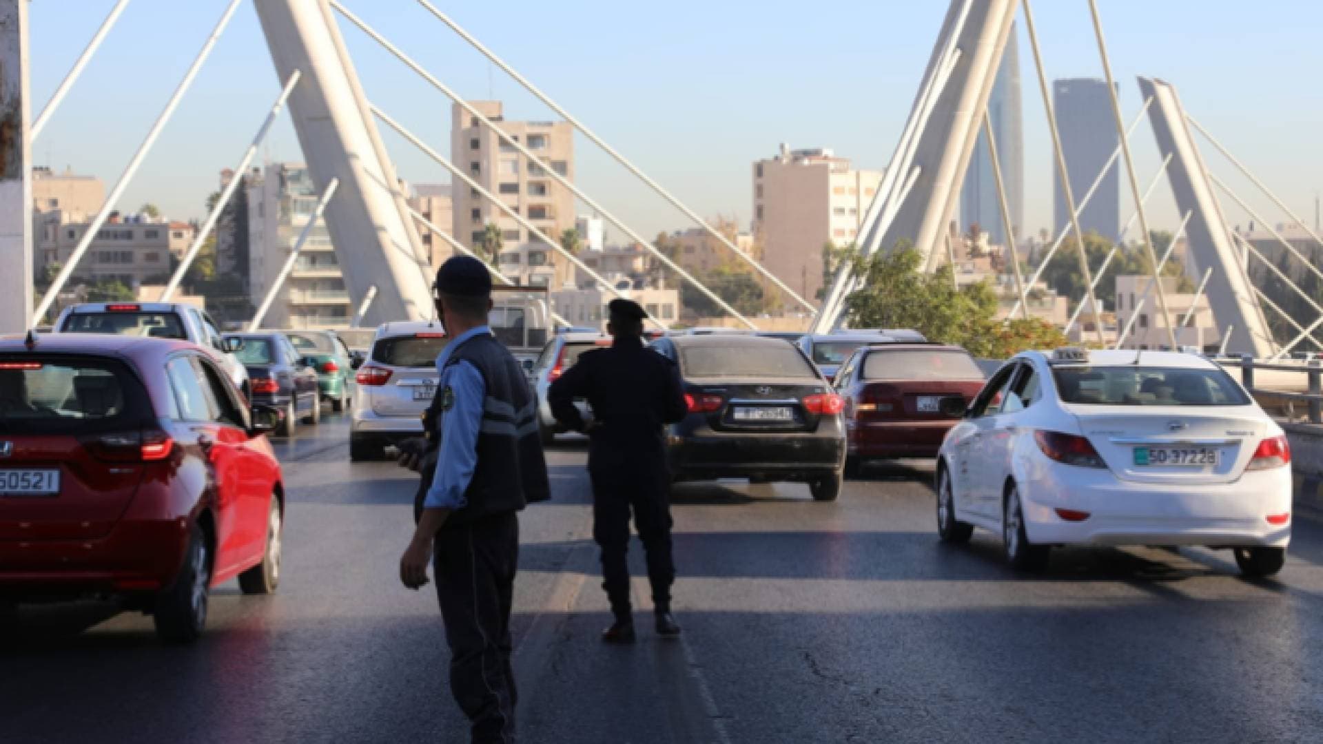 الأمن للأردنيين والمقيمين: ساعات ويدخل"قانون السير الجديد" حيز التنفيذ - فيديو