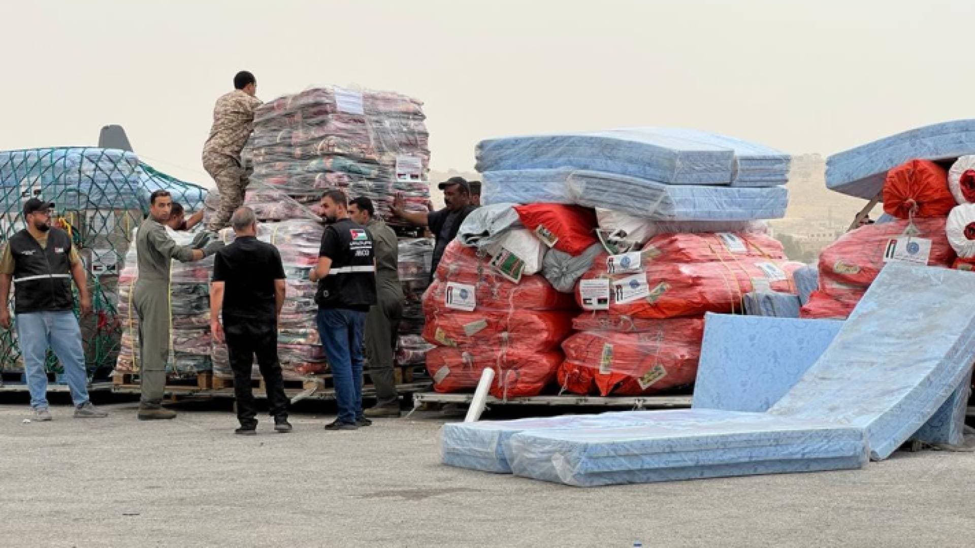 الأردن يسير طائرة مساعدات إغاثية إلى ليبيا