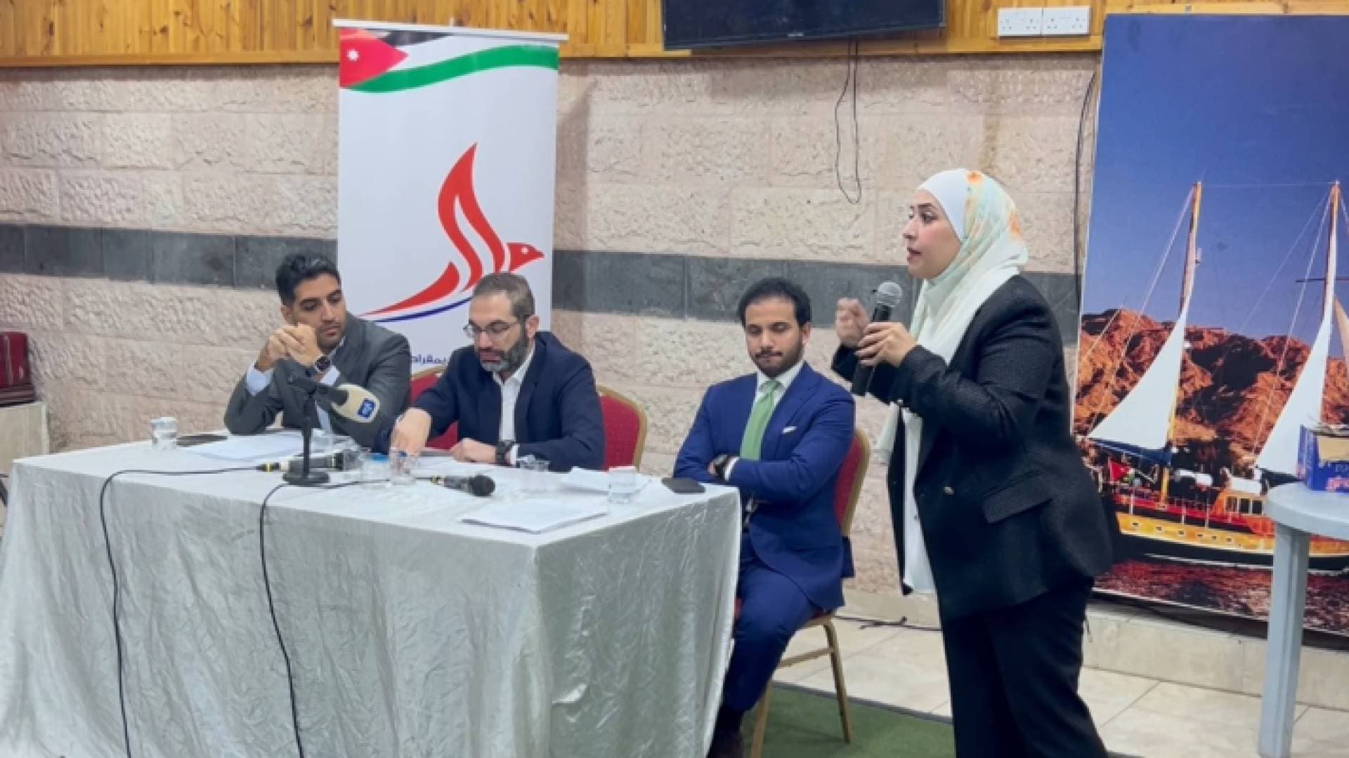 الحزب المدني الديمقراطي ينظم لقاء تعريفيا مع أهالي مدينة العقبة