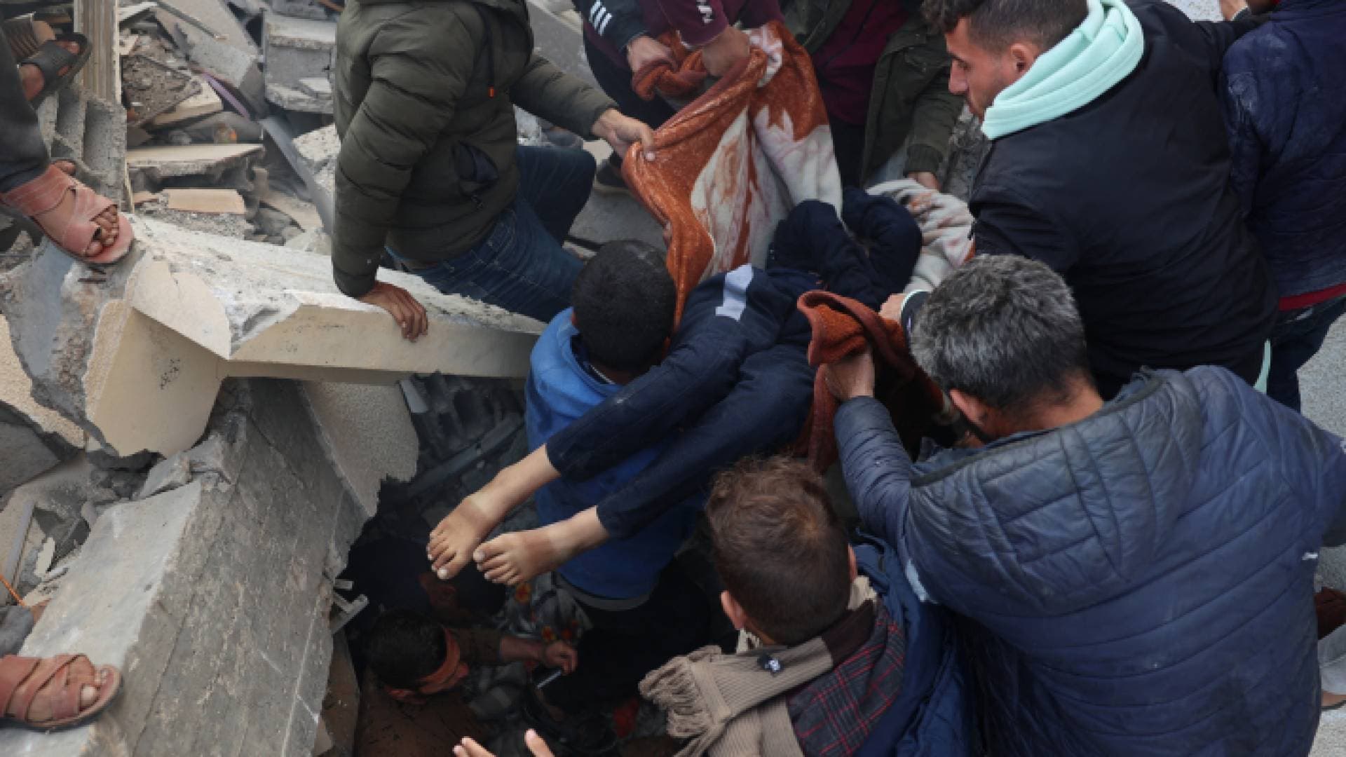 العفو الدولية: تل أبيب تتحدى حكم "العدل الدولية" بعرقلة المساعدات إلى غزة