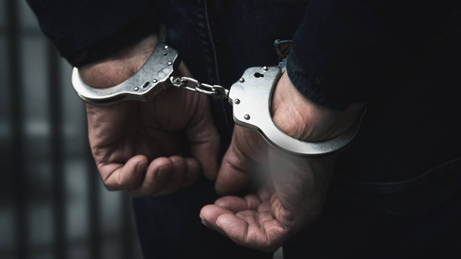 "شو بتعمل هون؟".. سؤال وجهه صاحب أسبقيات لشخص ما تسبب بحبسه ٣ سنوات