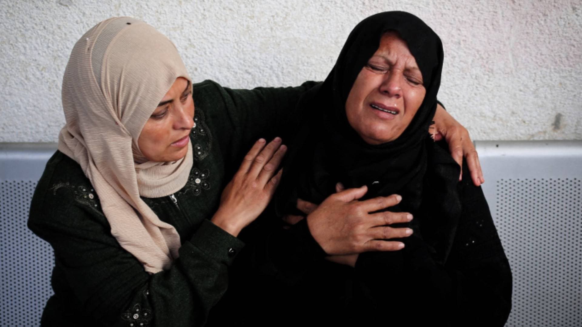 ٣٧ طفلا في غزة يفقدون أمهاتهم كل يوم