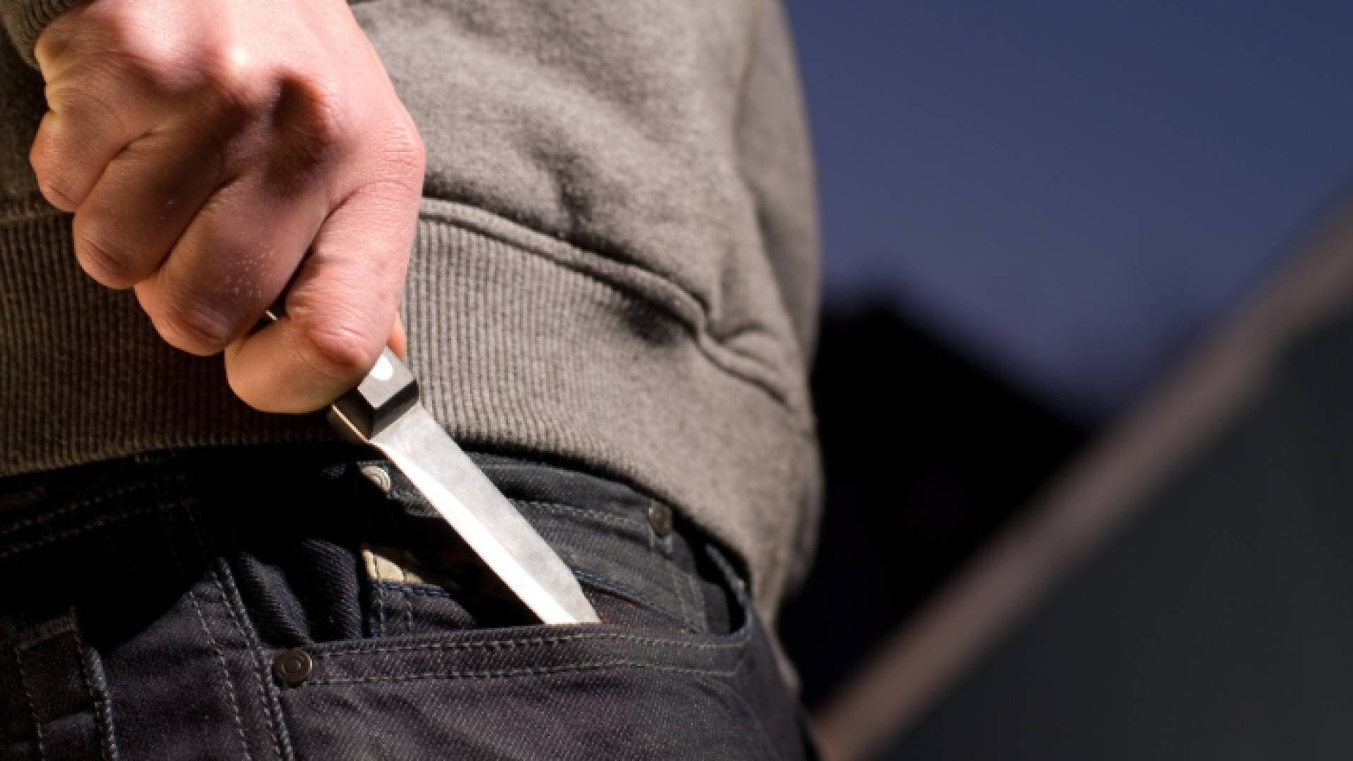 تفاصيل جديدة حول اعتداء أشخاص على شاب عشريني في أبو نصير