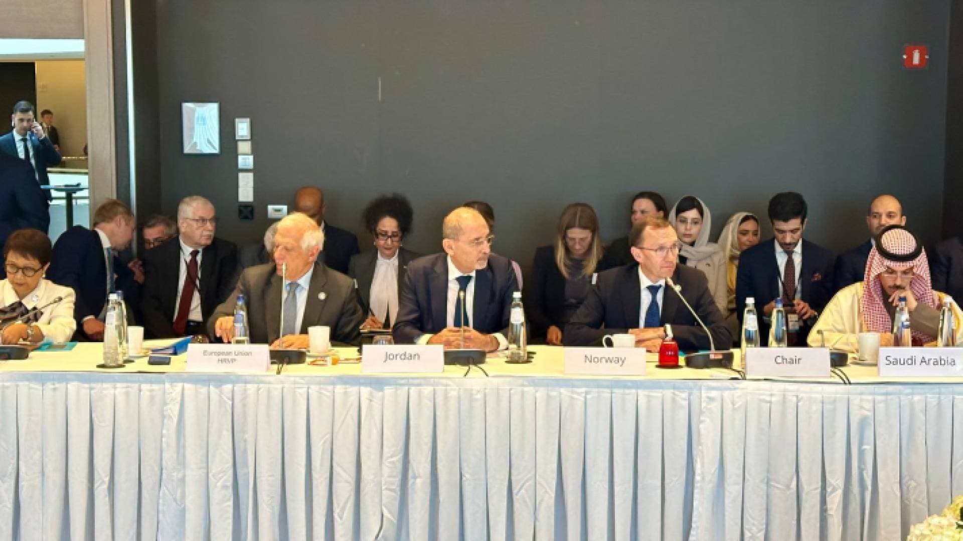 الصفدي يجدد التأكيد على ضرورة تكثيف الجهود لوقف دائم لإطلاق النار في غزة