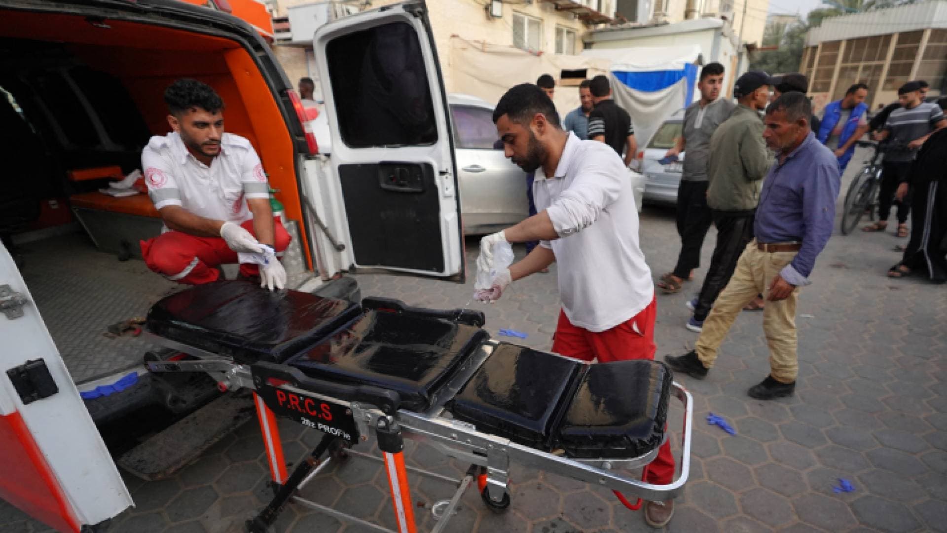 الصحة العالمية: ١٠ آلاف شخص بغزة يحتاجون إلى إجلاء طبي عاجل