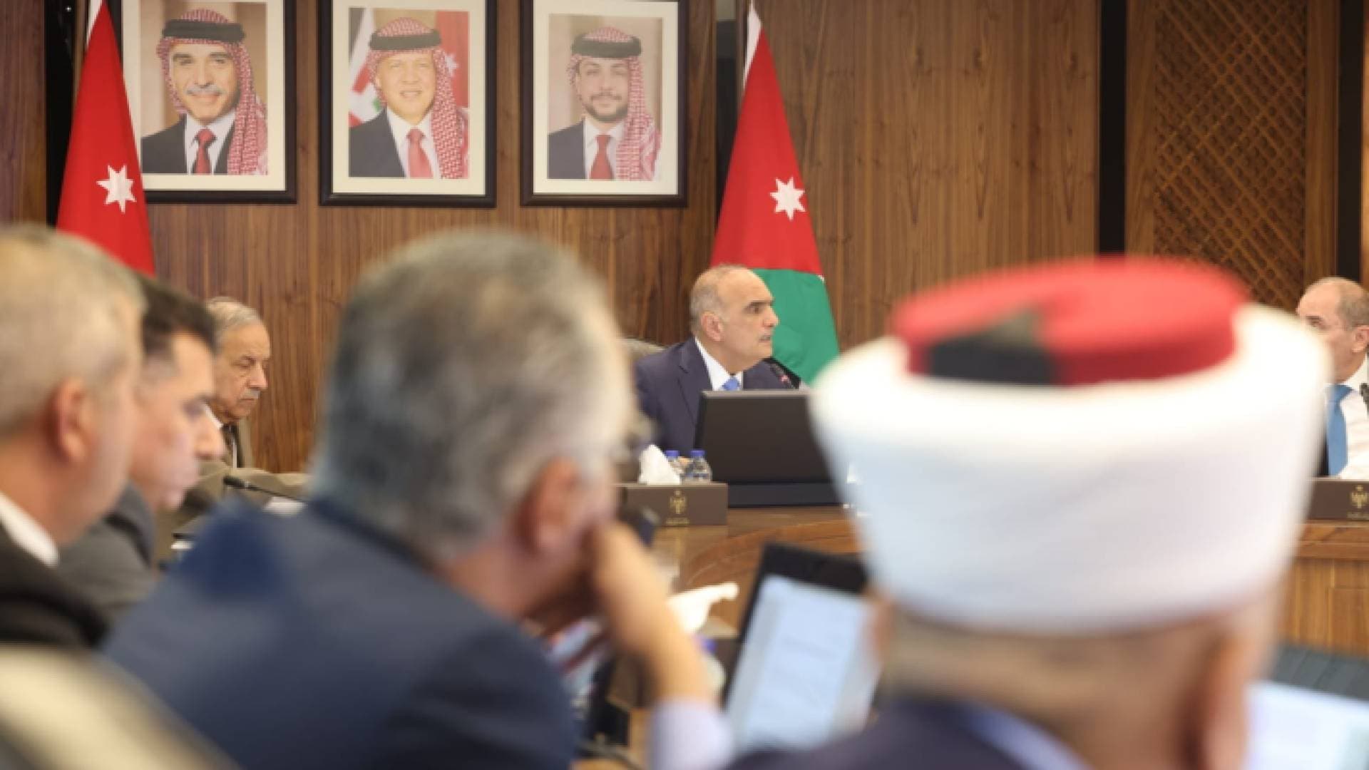 قرارت جديدة من الحكومة للأردنيين