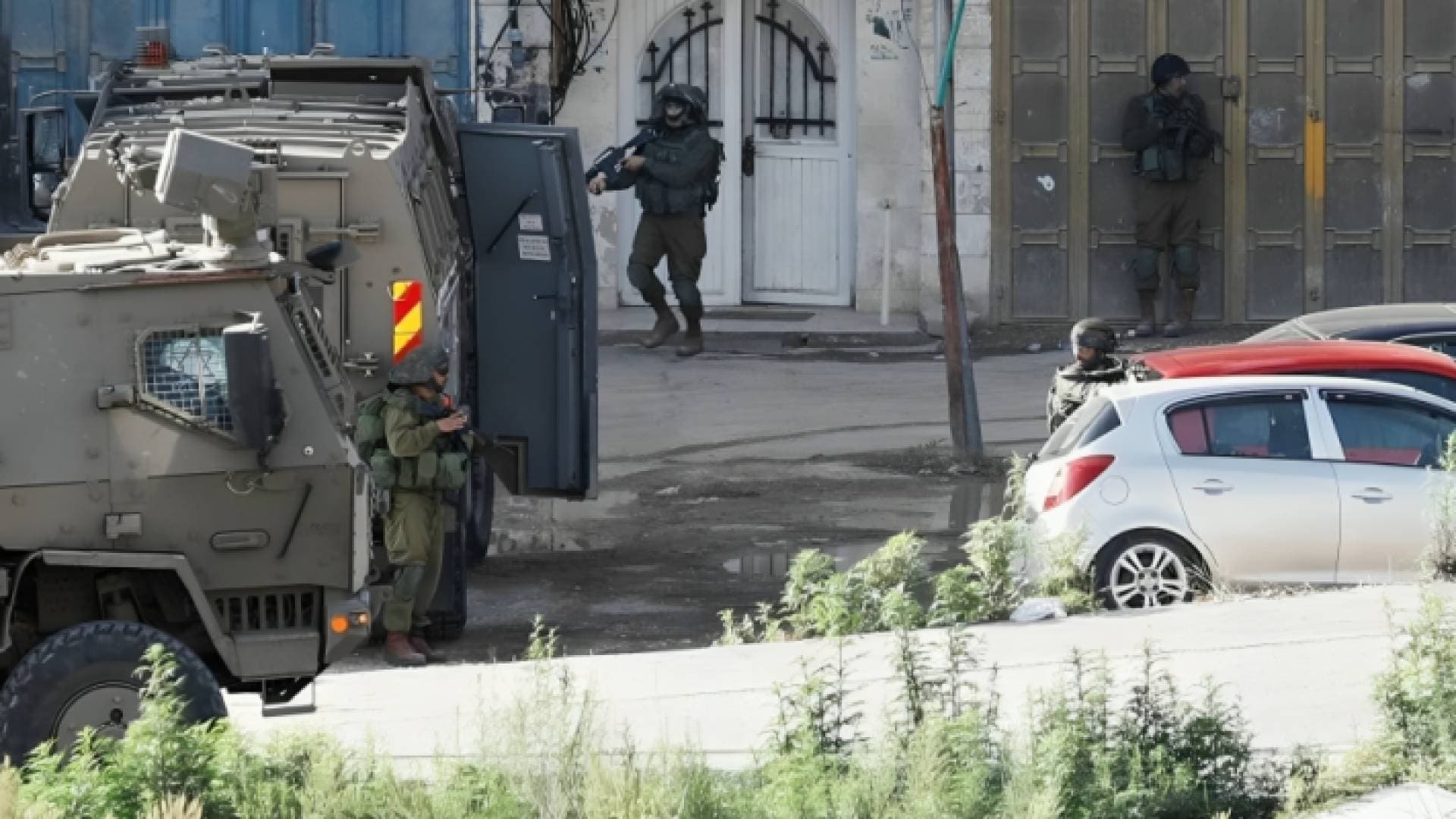 شؤون الأسرى: الاحتلال يعتقل ٢٢ فلسطينيا في الضفة الغربية الثلاثاء