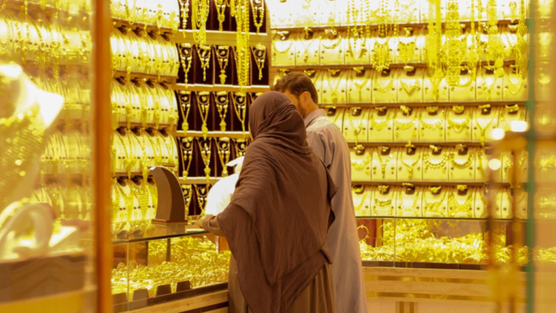 علان يدعو المقبلين على الزواج في الأردن إلى عدم تأجيل شراء الذهب