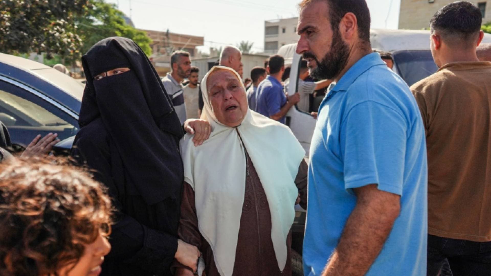 الاحتلال يستهدف مدرسة للأونروا تؤوي نازحين بغزة والدفاع المدني يعلن الحصيلة