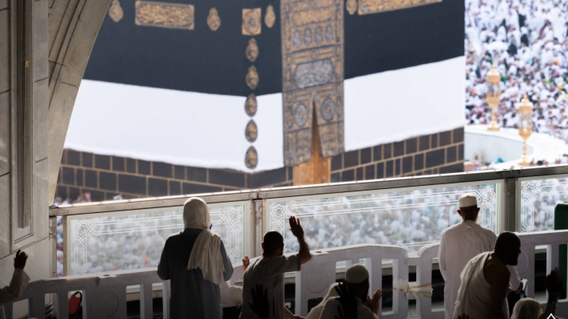 السعودية تشدد إجراءات الدخول إلى المشاعر المقدسة