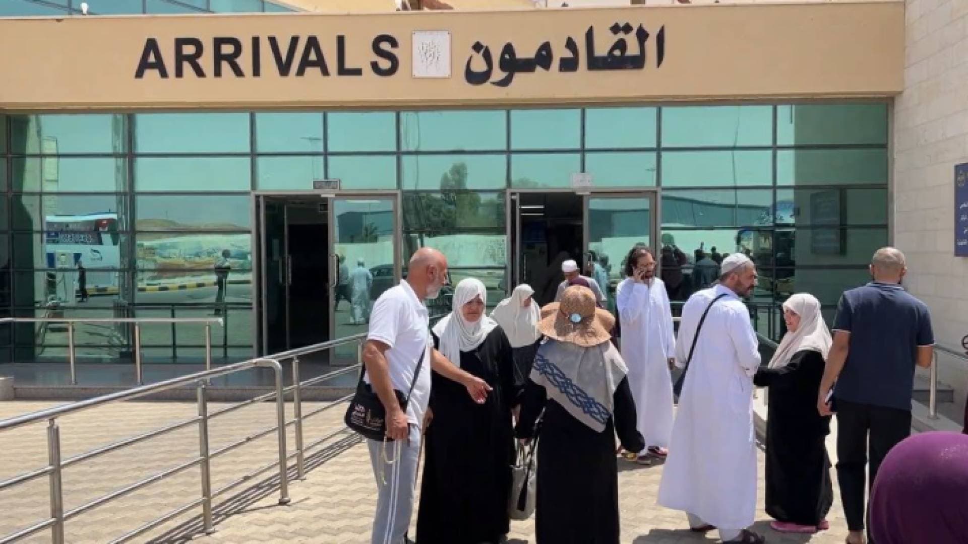 وصول طلائع الحجاج الأردنيين المتعجلين إلى أرض الوطن - فيديو
