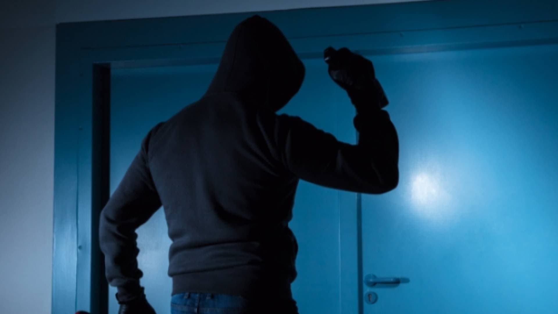 القبض على مطلوب صادر بحقه طلبات قضائية بقيمة ٢٣ مليون شيكل